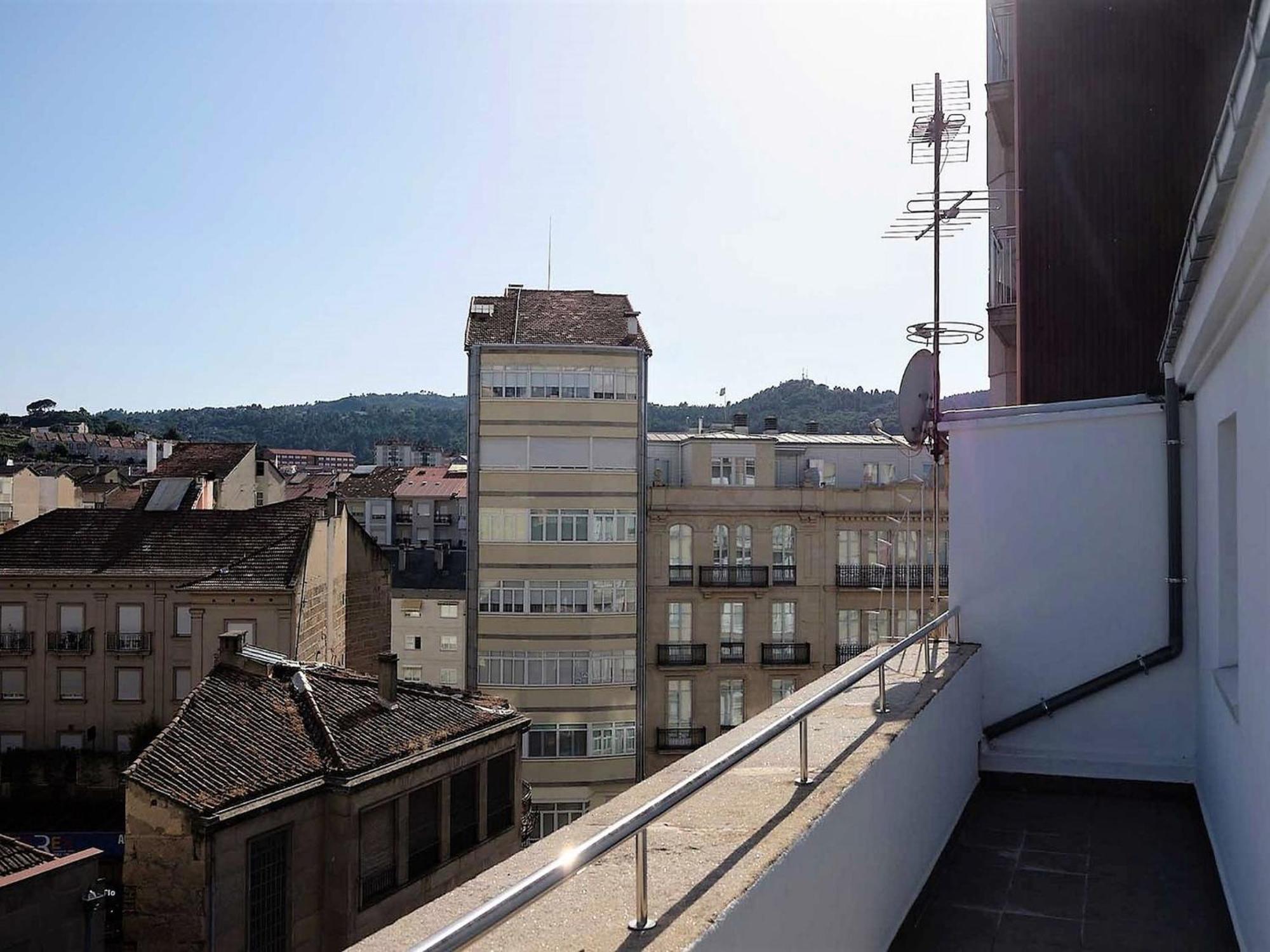 Charming Apartment In Ourense Overlooking The City Exterior photo